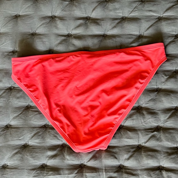 NWT Tommy Bahama Pearl Ring Hipster, Large, Paradisw Coral - Picture 3 of 6